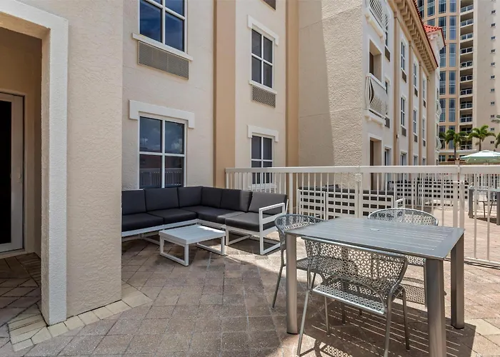 Hampton Inn & Suites /Downtown