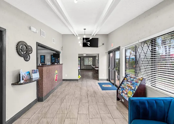 Super 8 By Wyndham Lantana West Palm Beach