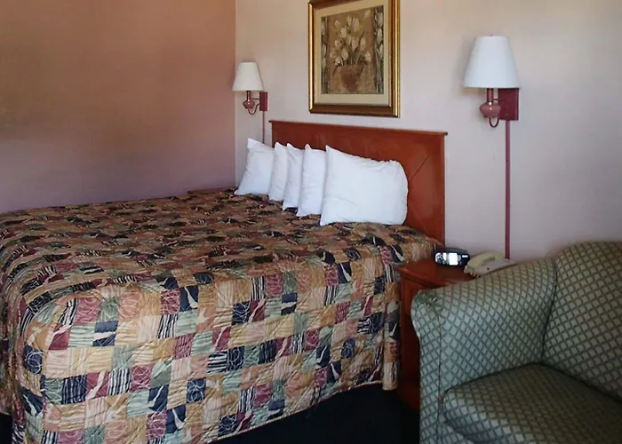 Rodeway Inn Leesburg Chain Of Lakes