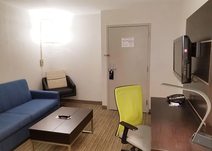 Holiday Inn Express & Suites Miami - Hialeah By Ihg