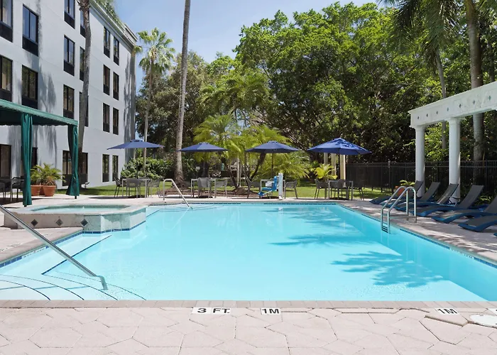 Hampton Inn & Suites