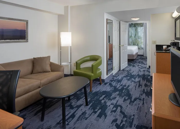 Fairfield Inn & Suites By Marriott Orlando Lake Buena Vista