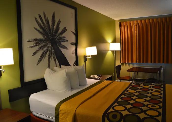 Super 8 By Wyndham Monticello