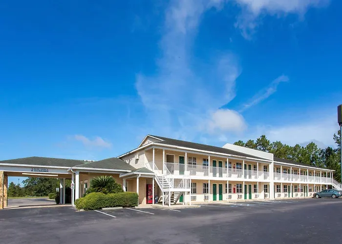 Super 8 By Wyndham Monticello