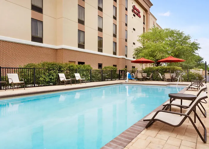Hampton Inn & Suites