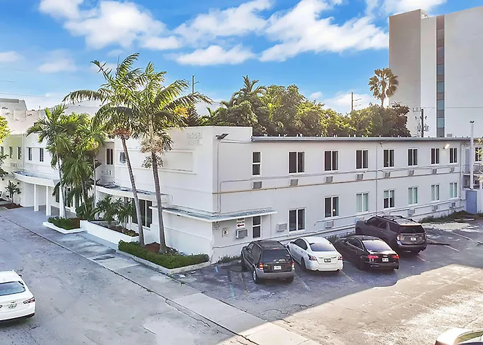Atrium Hotel, Trademark Collection By Wyndham Miami Springs