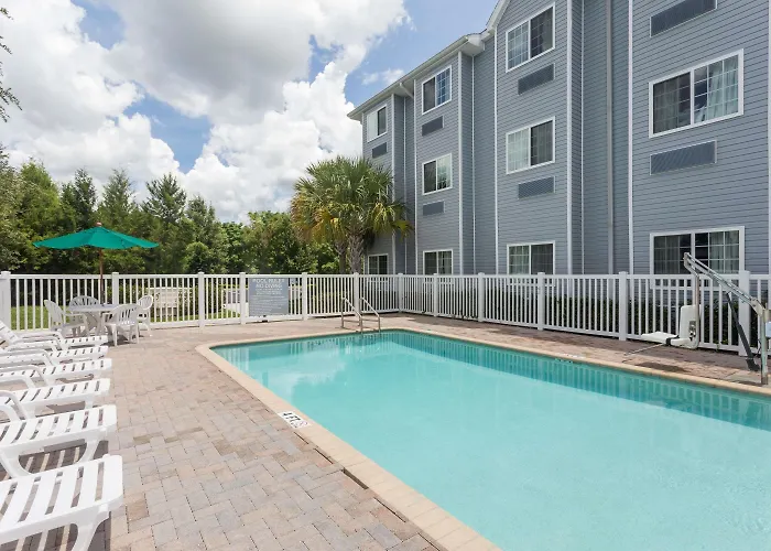 Microtel Inn & Suites By Wyndham Spring Hill/Weeki Wachee