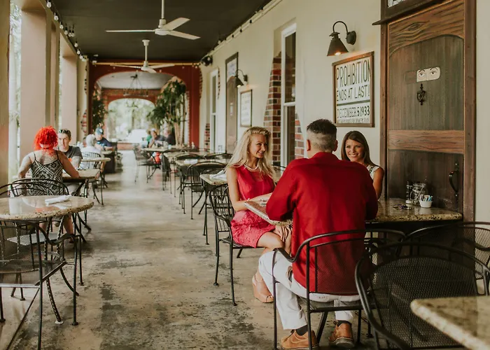 Hollander Hotel - Downtown St. Petersburg