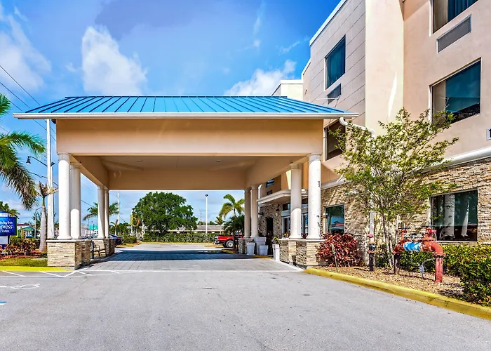 Holiday Inn Express & Suites Lantana By Ihg