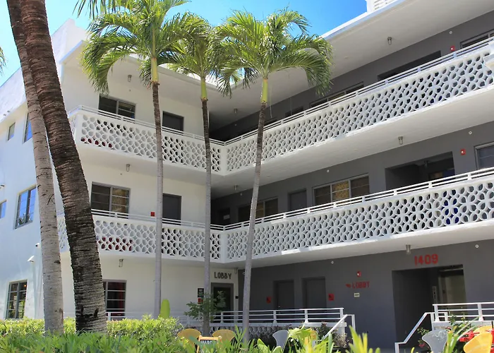 Hotel Gaythering - Gay Hotel - All Adults Welcome