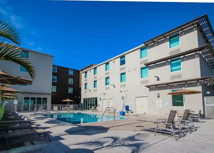 Holiday Inn Express & Suites Miami Airport East By Ihg Miami Springs