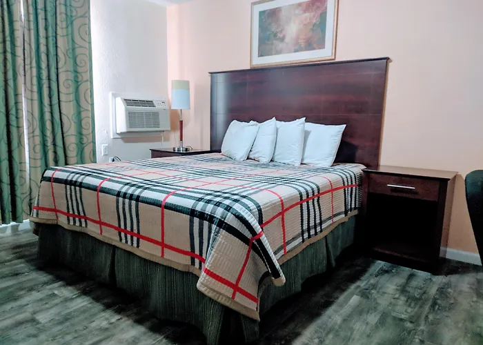 Travelers Inn - Clearwater