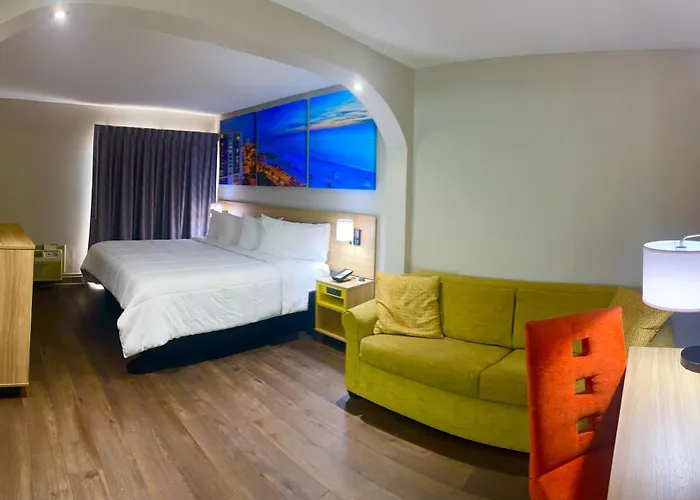 Days Inn & Suites By Wyndham Tampa Fairground-Casino-Ybor