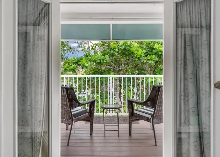 Seaglass Inn Bed And Breakfast
