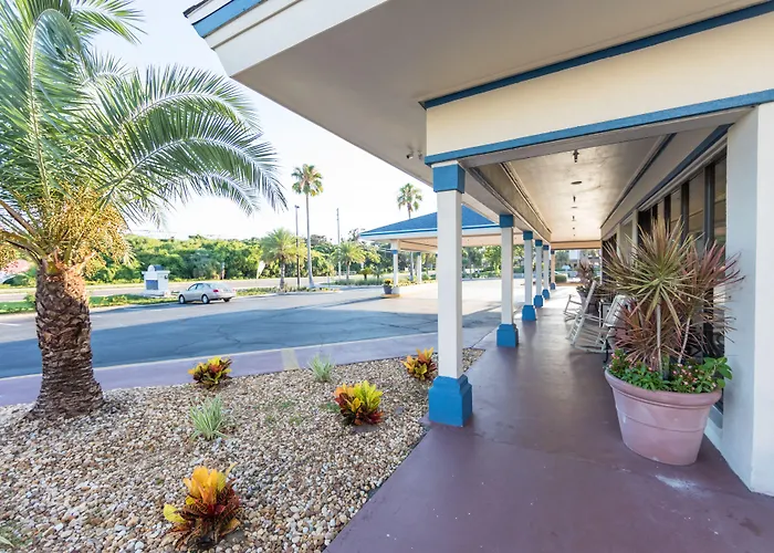 Days Inn & Suites Amelia Island At The Beach