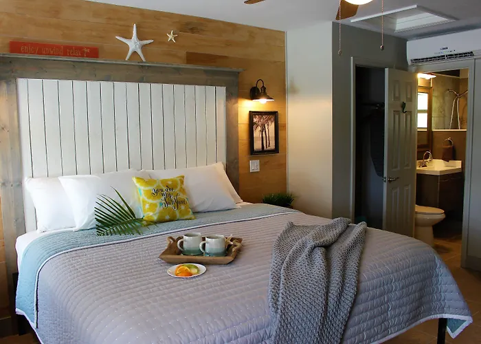 Latitude 26 Waterfront Boutique Resort - Bonita Springs