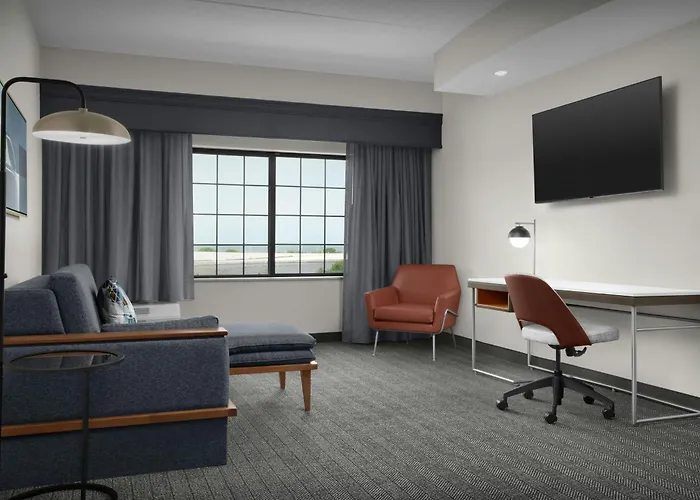 Courtyard By Marriott Pensacola Downtown