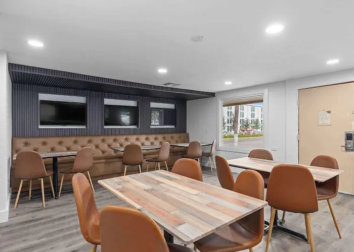 Travelodge By Wyndham Kissimmee Orlando Four Corners
