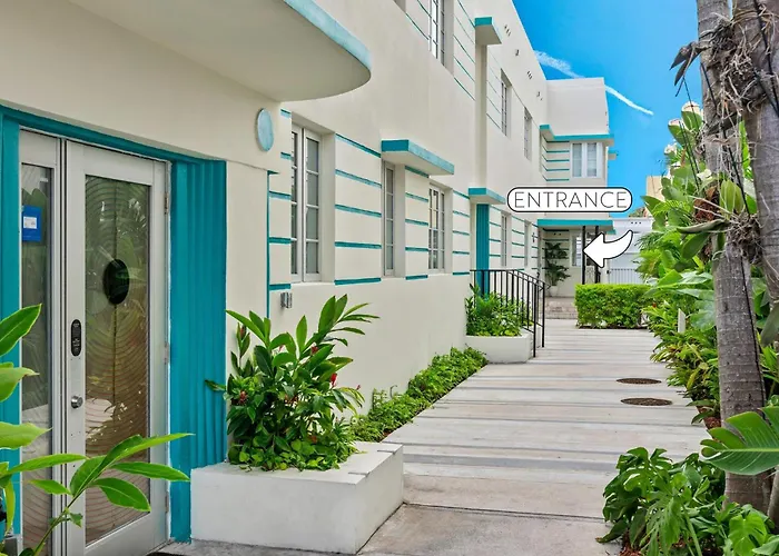 Luxuri Suites
