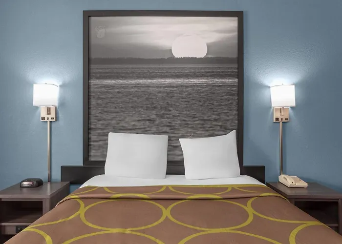 Super 8 Motel By Wyndham Near Fort Lauderdale Arpt