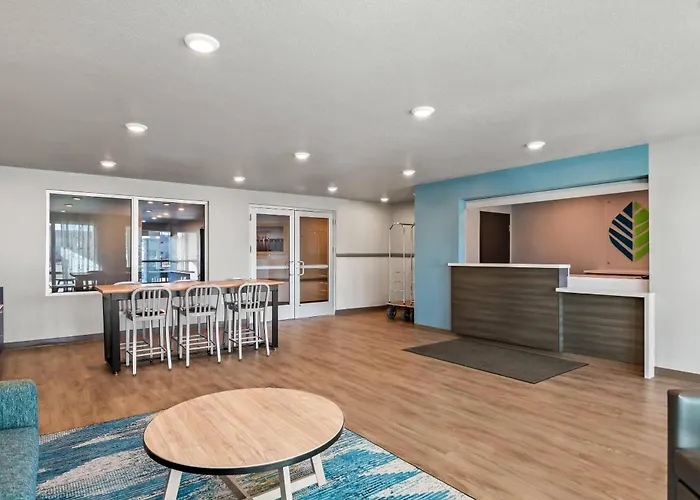 Woodspring Suites Palm Springs - West Palm Beach