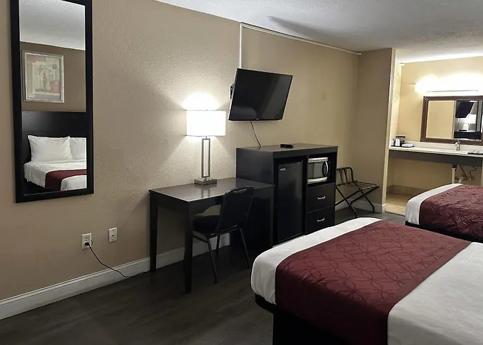 Rodeway Inn Bushnell