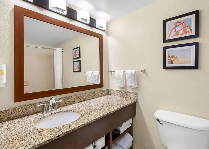 Comfort Suites Near Universal Resort