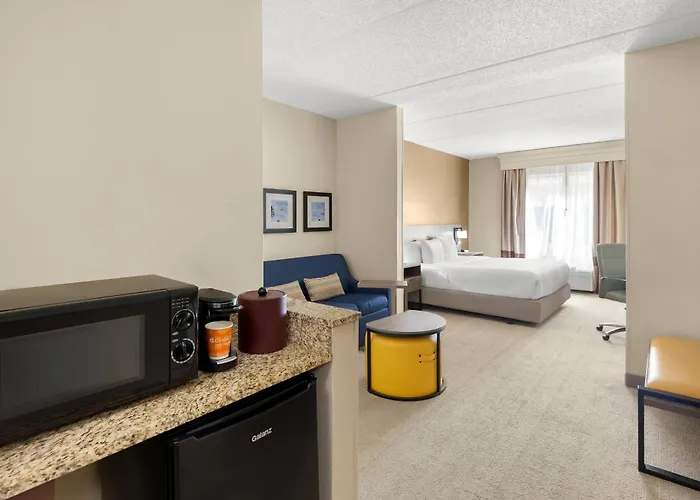 Comfort Suites Near Universal Resort