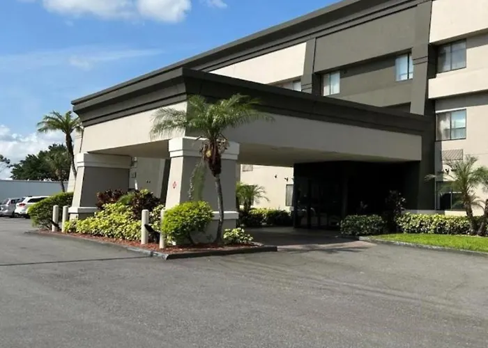 Baymont By Wyndham Orlando South