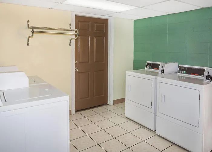 Travelodge By Wyndham Fort Myers North North Fort Myers