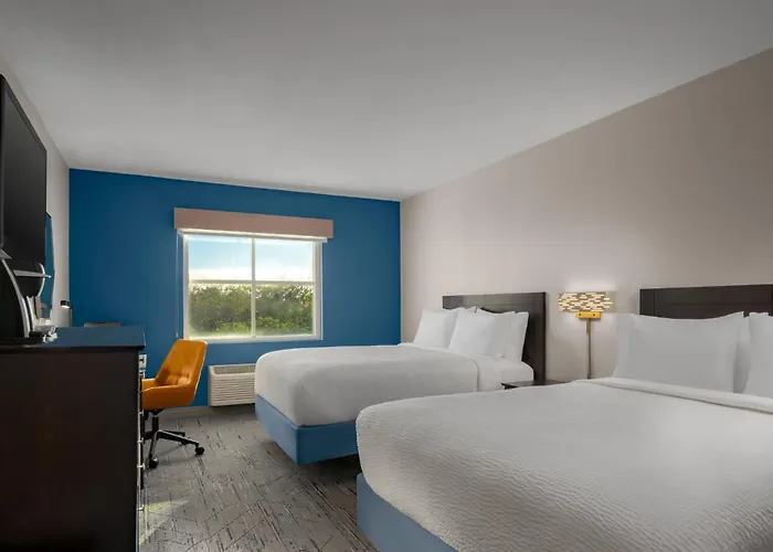 Holiday Inn Express & Suites Miami Kendall By Ihg Country Walk