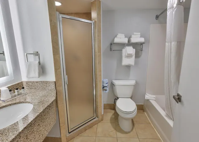 Wyndham Garden Fort Walton Beach - Fully Renovated