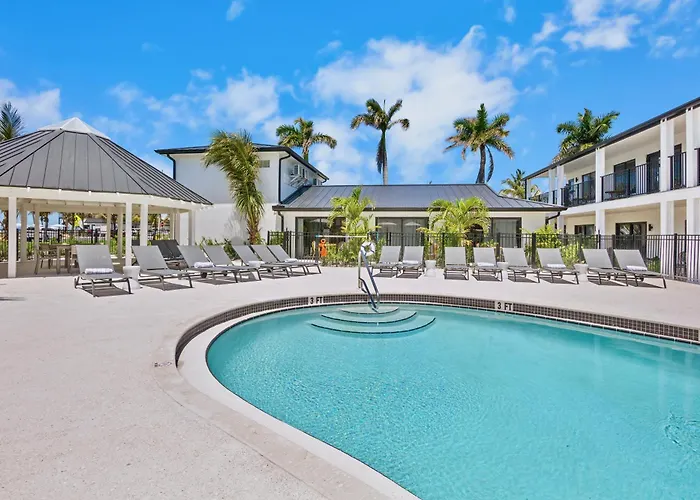 Tropic Isle At Anna Maria Island Inn