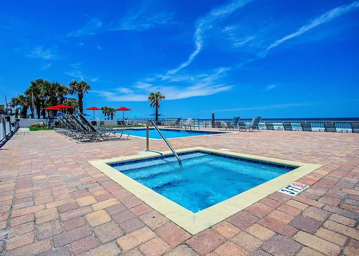 Beach House Inn - Beach Access Open
