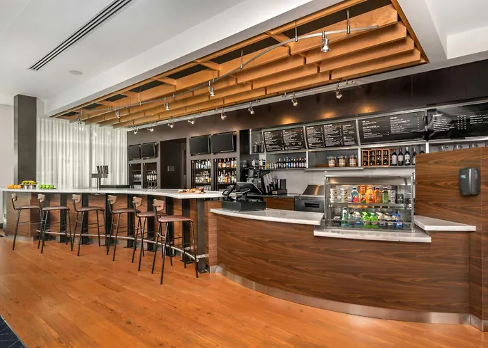 Courtyard By Marriott Miami