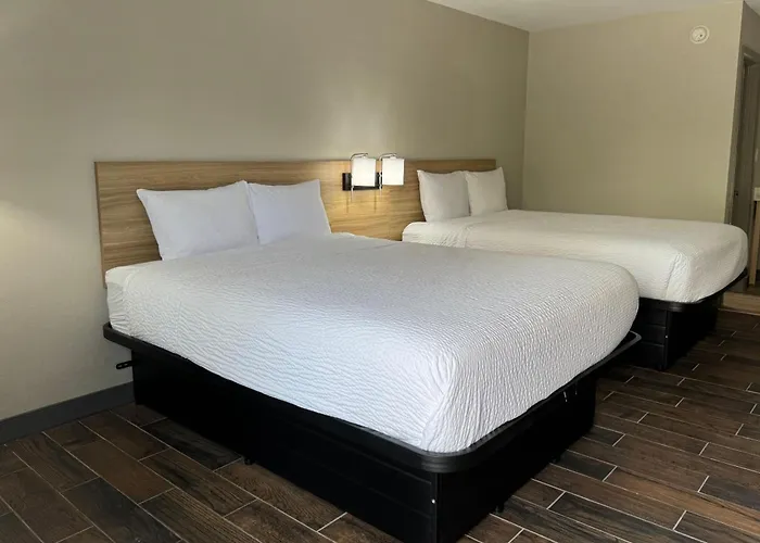 Travelodge By Wyndham Gainesville