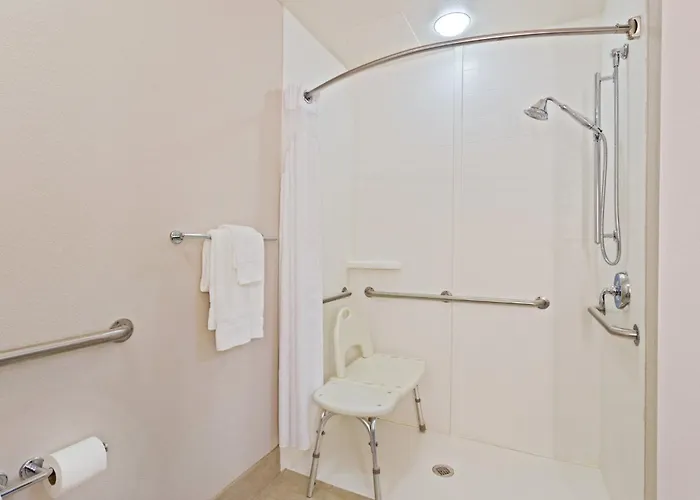 Holiday Inn Express & Suites Tavares By Ihg