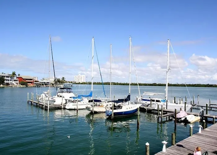 Chart House Suites And Marina