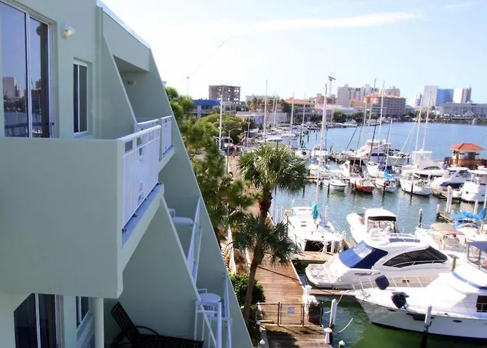 Chart House Suites And Marina