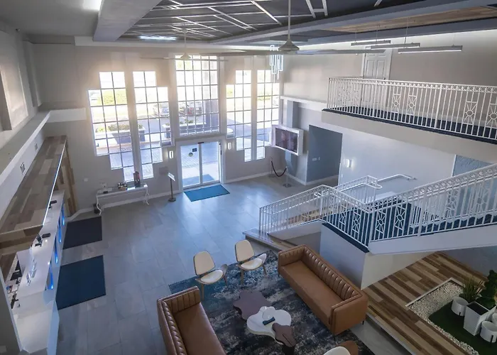 Clarion Inn & Suites Central Beach