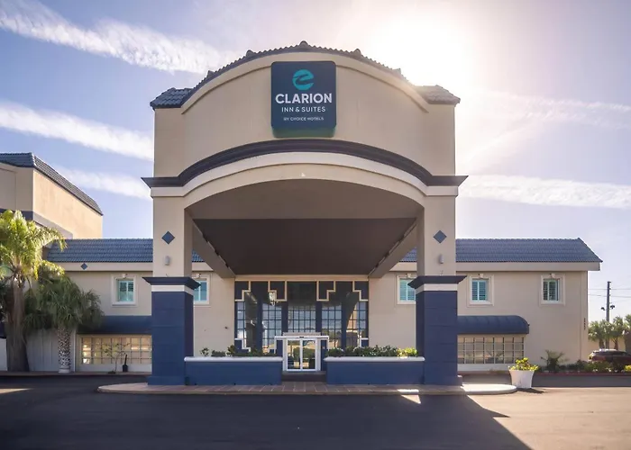 Clarion Inn & Suites Central Beach