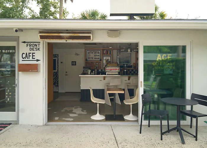 Salt Air Inn & Suites