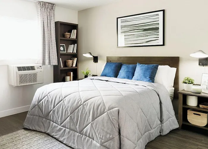 Intown Suites Extended Stay Fl - Beach Blvd