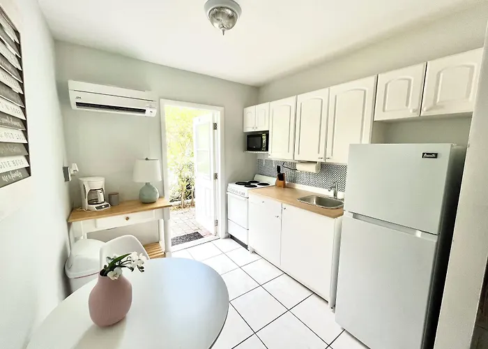 4145 By The Sea & Suites