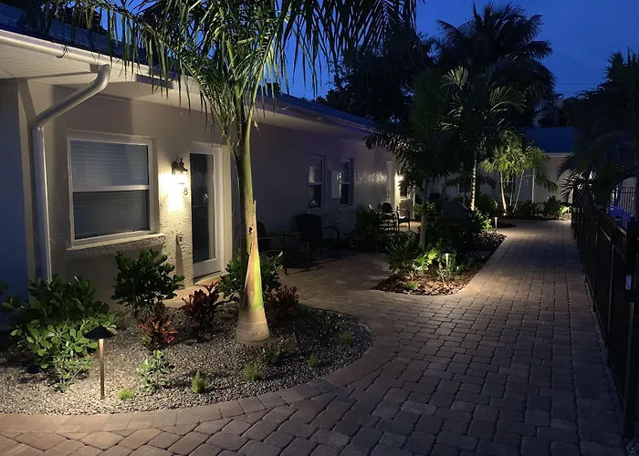Twin Palms At Siesta