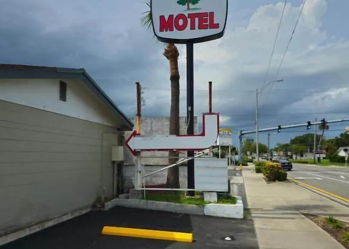Three Oaks -
