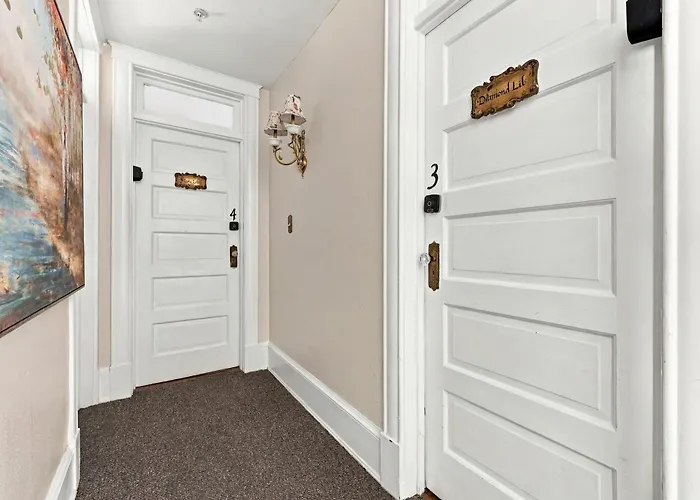 Inn On Charlotte Boutique Hotel