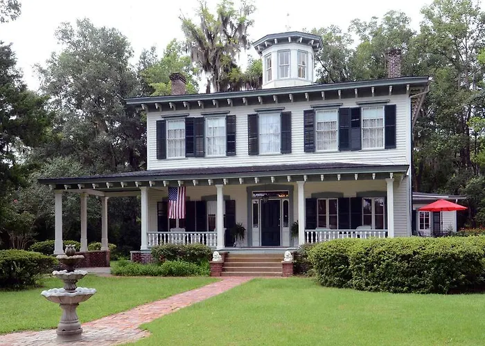 1872 Denham Inn